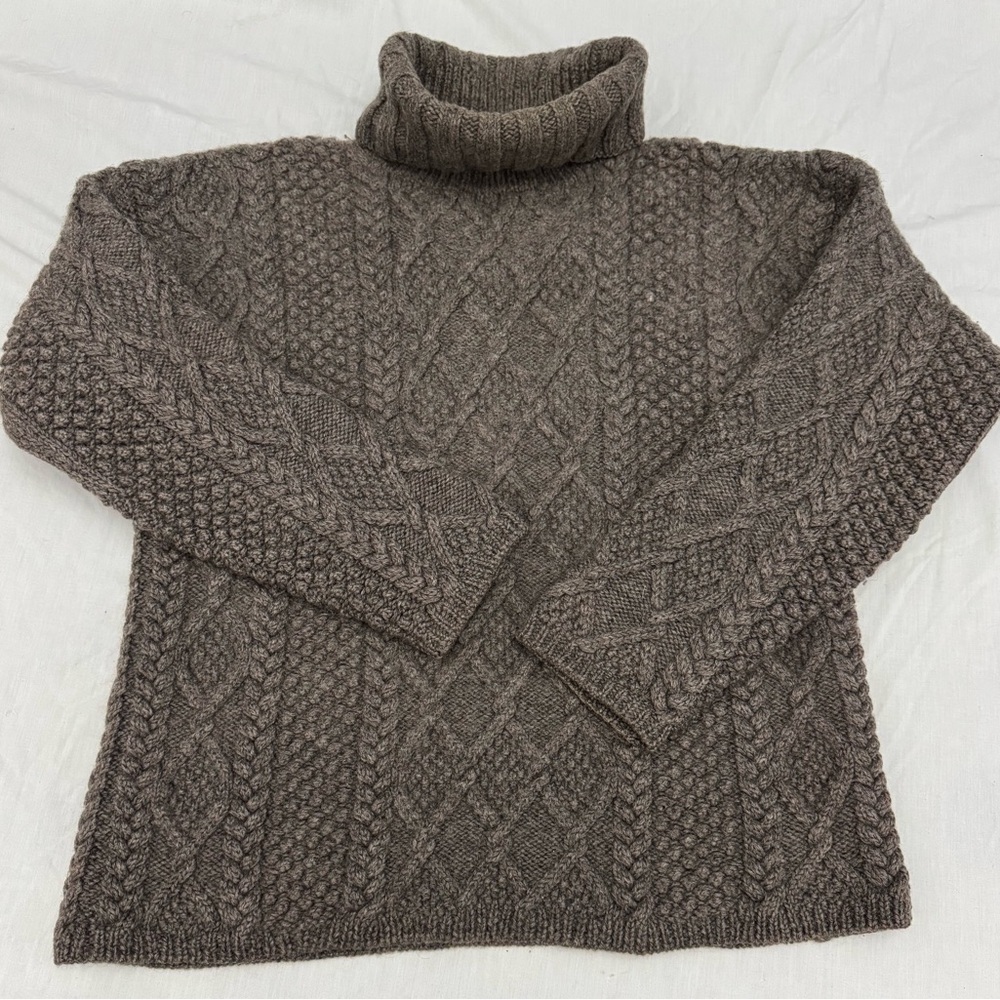 J Crew 100% Wool Cable Knit Sweater Chunky Women’s Size Medium